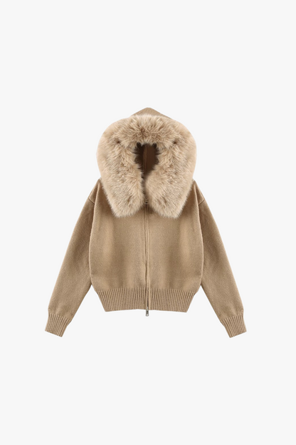 SORA – STRICKJACKE MIT KUNSTFELLKRAGEN